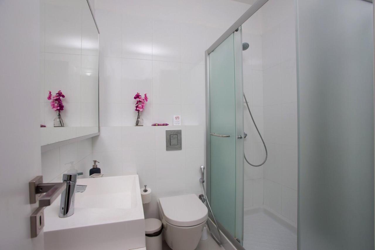 Opera Exclusive Apts By Trulycyprus Limassol Extérieur photo